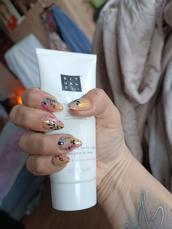Lady's Nails